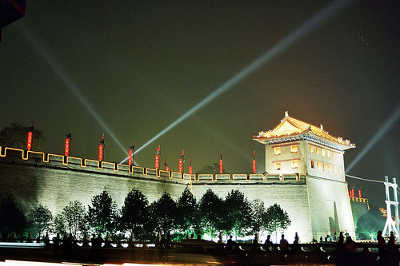 Study Abroad in Xian - City Wall in Xian at Night